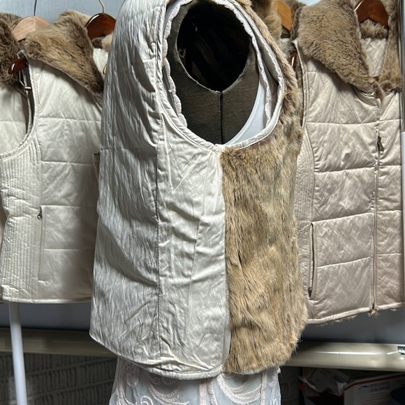 Mifresia rabbit fur vest NWT zipper front 2 pockets 2 colors ribbed sides - Picture 11 of 14